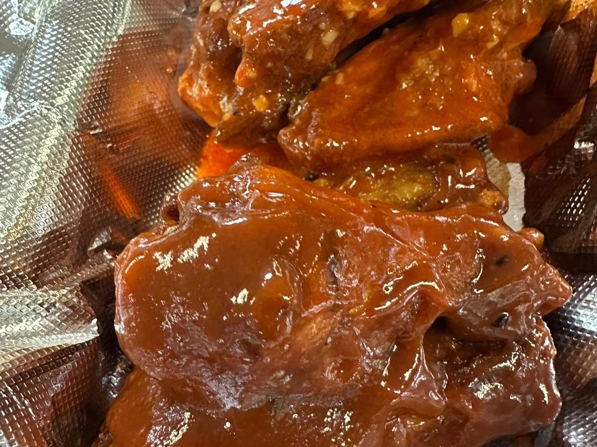 Saucy chicken wings